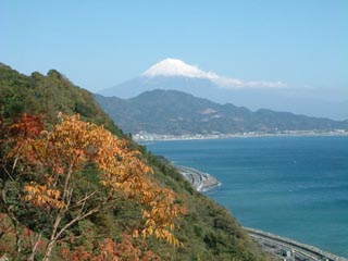 秋のさった峠からの富士山